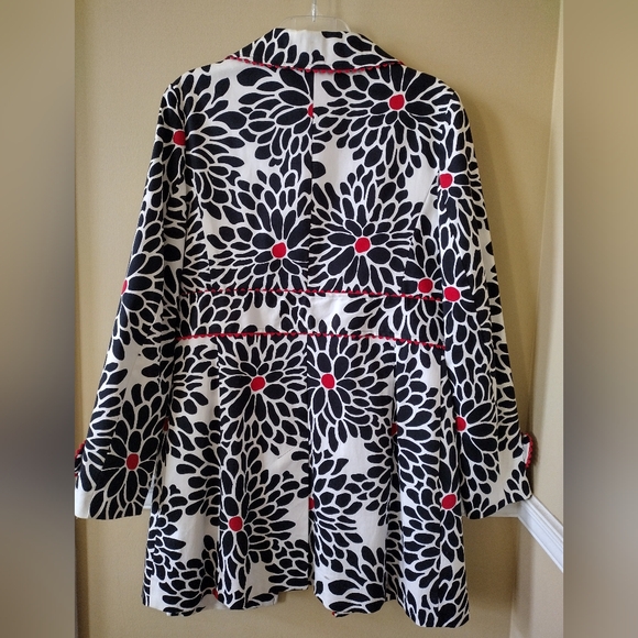 Jennifer Reale Design Chic Black White Red Floral Trench Coat  Size Medium - Picture 2 of 7